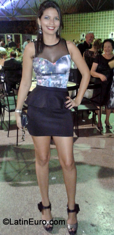 Date this good-looking Brazil girl Thais from Estancia BR8824
