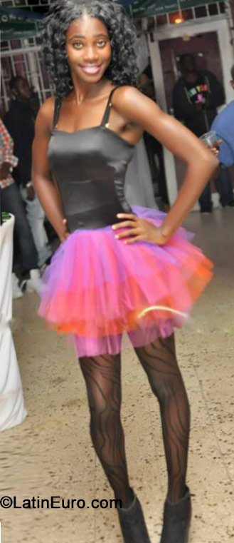 Date this charming Jamaica girl Simone from Kingston JM1950