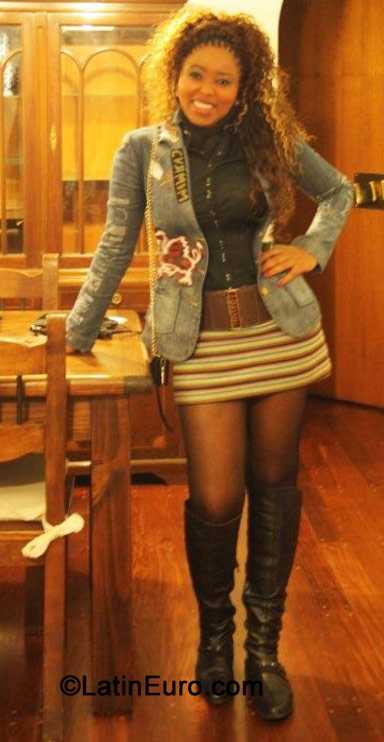 Date this pretty Brazil girl Charlene from Timoteo BR8918