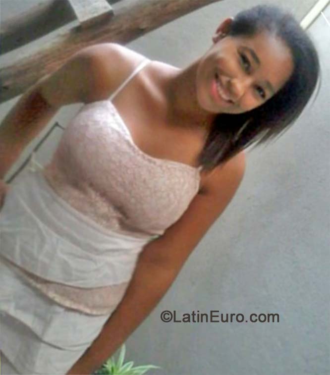 Date this hot Brazil girl Laiza from linhares BR8912