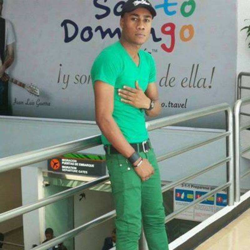Date this nice looking Dominican Republic man Cajuste barthle from Santo Domingo DO19657