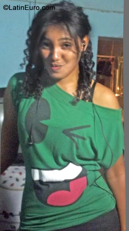 Date this nice looking Brazil girl Hortencia from Petrolina BR8921