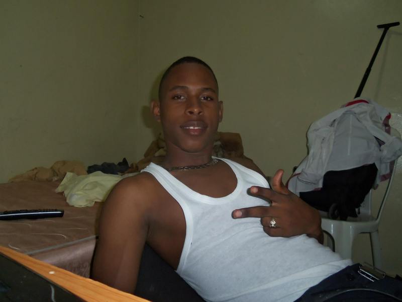 Date this tall Dominican Republic man Ruddy from Santo Domingo DO19805