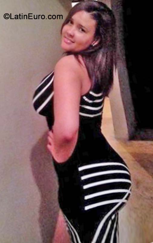 Date this pretty Dominican Republic girl Soledad from Santo Domingo DO19812
