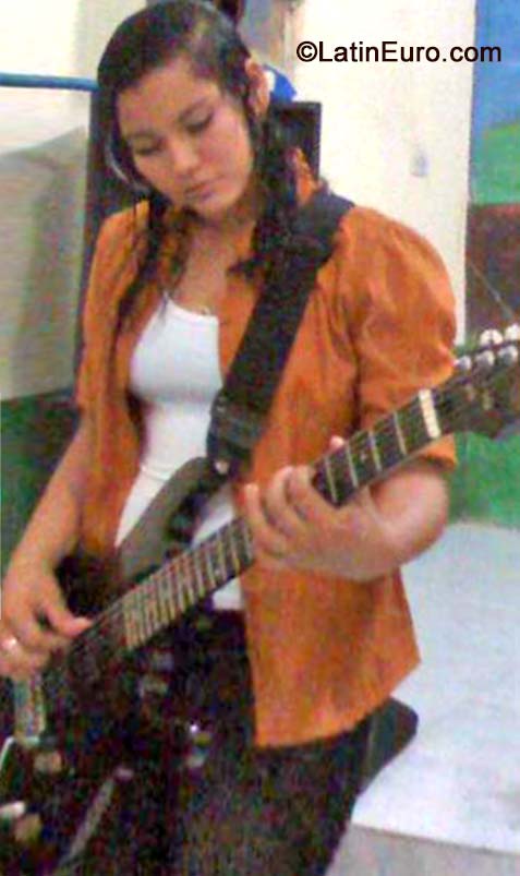 Date this cute Brazil girl Dayana from Sao Luis BR8939