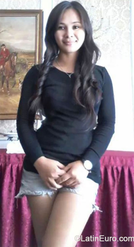 Date this pretty Hong Kong girl Winnie from Hong Kong HK11