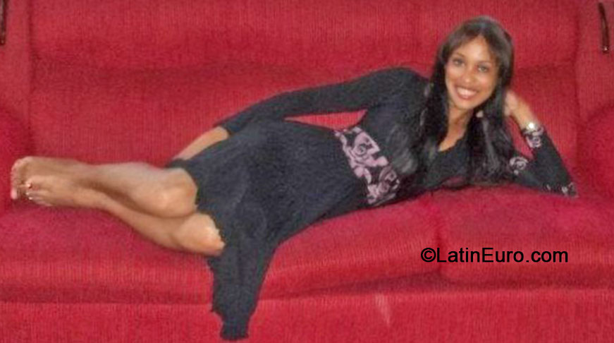 Date this happy Brazil girl Fernanda from Rio de Janeiro BR8965