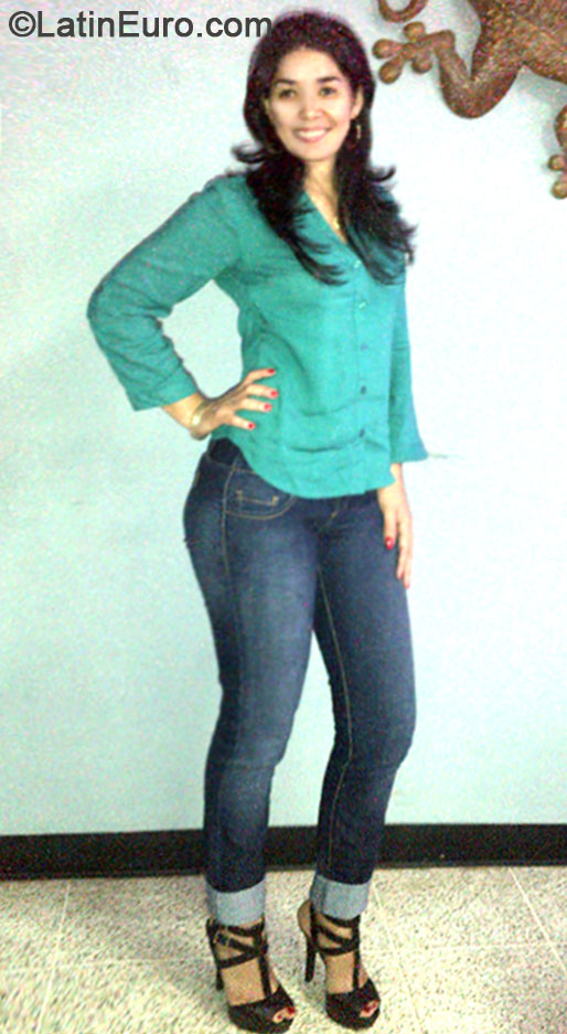 Date this hot Honduras girl Yaneth from San Pedro Sula HN1188