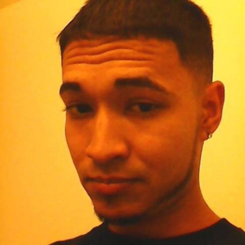 Date this young United States man Hector from Richmond US15403
