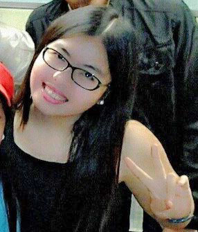 Date this foxy Philippines girl Julila from Manila PH690