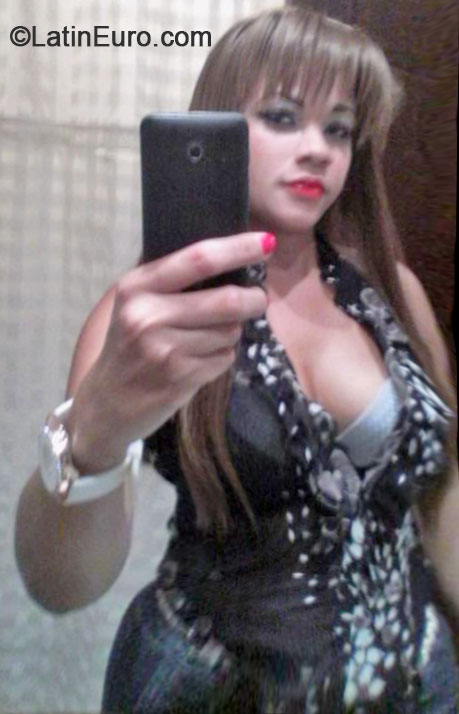 Date this fun Dominican Republic girl EMILCY from Santo Domingo DO56540