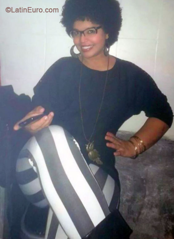 Date this good-looking Argentina girl Steffany from Buenos Aires AR80