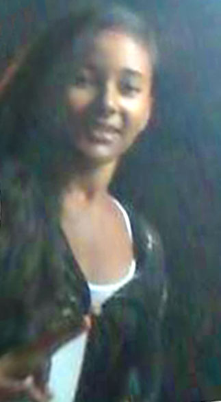 Date this voluptuous Brazil girl Taina from Salvador BR9031