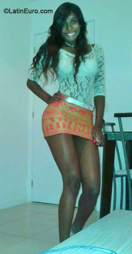 Date this nice looking Brazil girl Bianca from Campos Dos Goytacazes BR9047