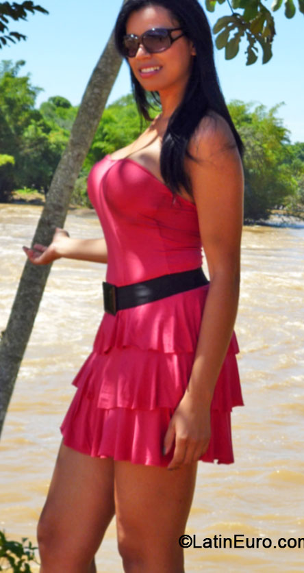 Date this lovely Brazil girl Flavia from Goiania BR9053