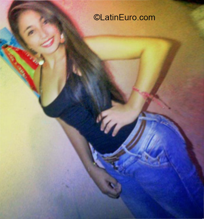 Date this foxy Colombia girl Tatiana from Bogota CO16337