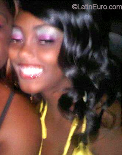 Date this happy Jamaica girl Ariel from Montego bay JM1861