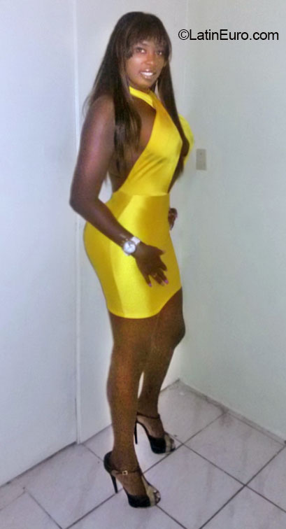 Date this beautiful Italy girl Johana from Rome VE3129