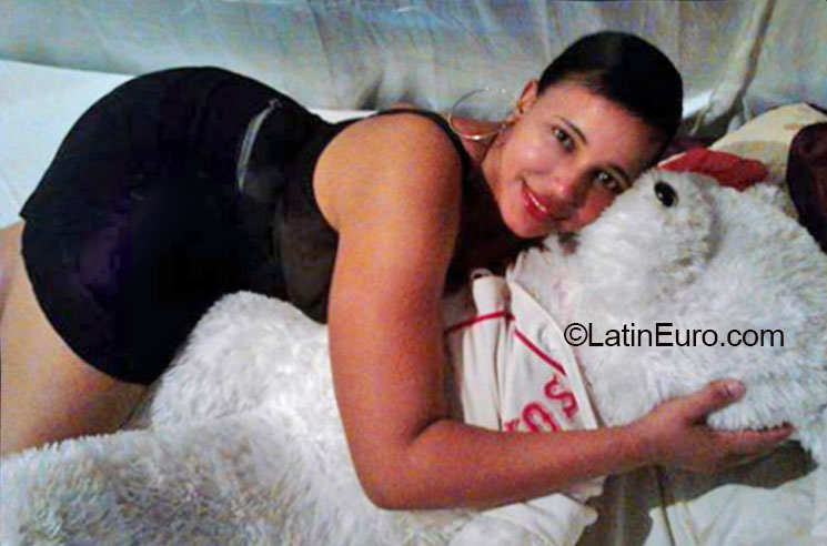 Date this young Dominican Republic girl Bianny from Bonao DO20251