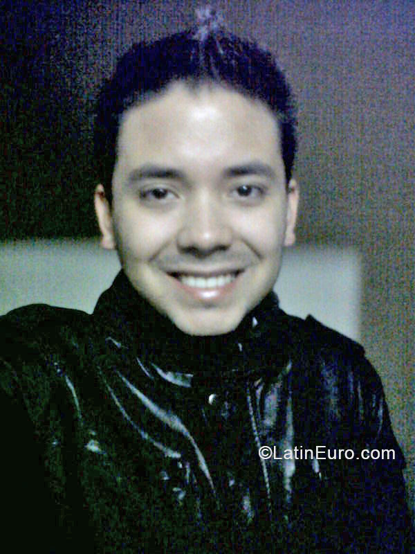 Date this voluptuous Panama man Daniel from Panama City PA484