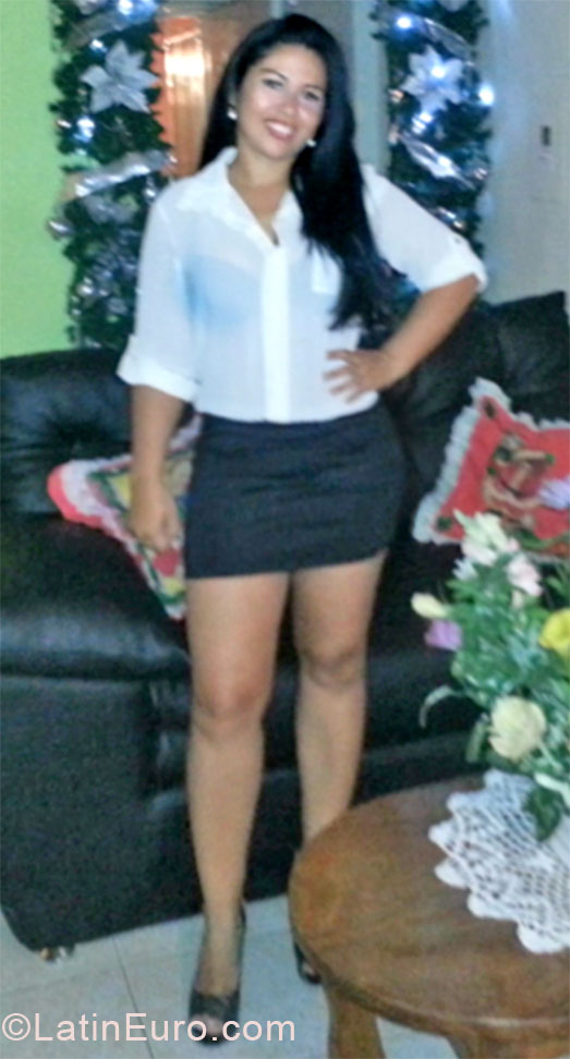 Date this attractive Venezuela girl Jackeline from Valencia VE324