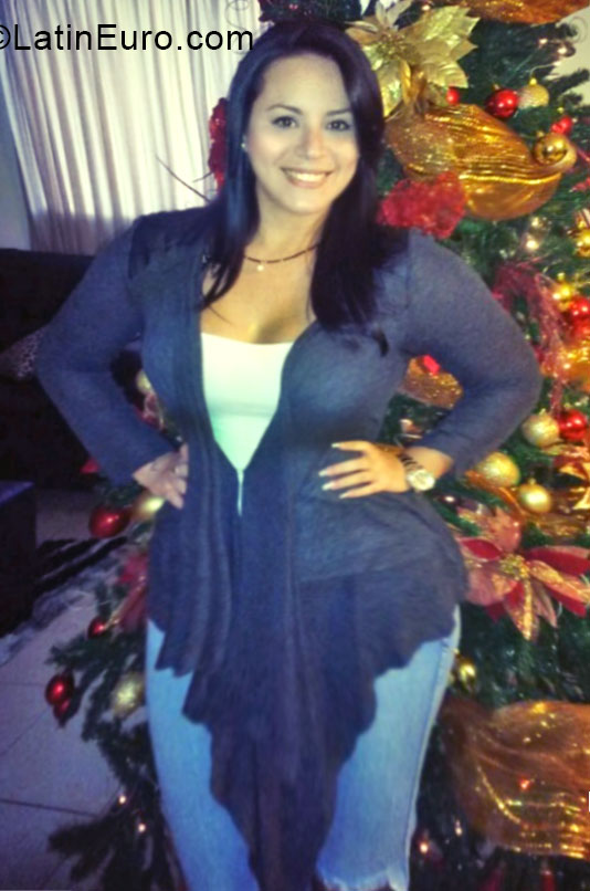 Date this voluptuous Venezuela girl Nixa from Valencia VE334