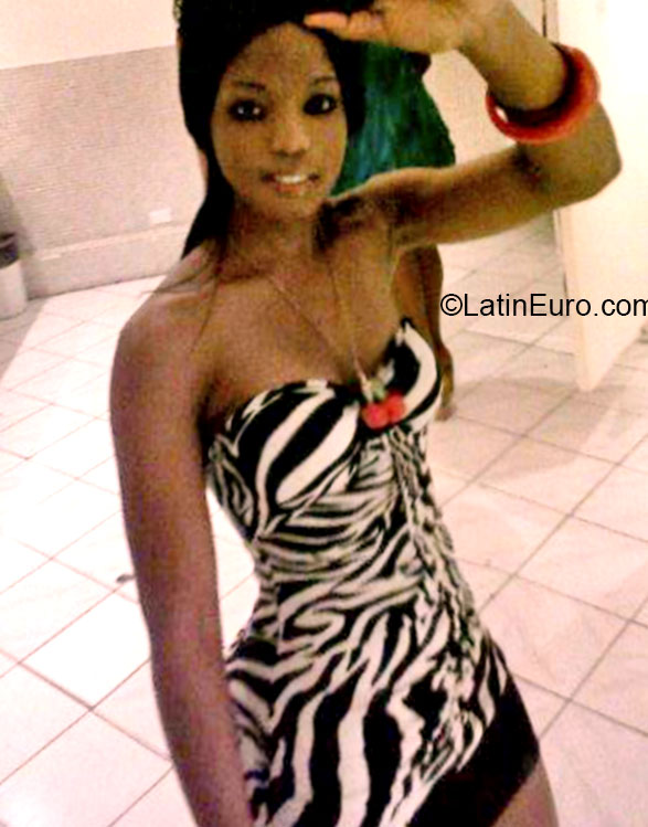 Date this fun Jamaica girl Ava Dawn from Kingston JM2523