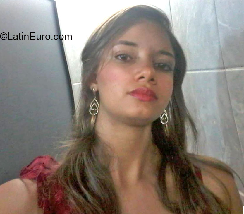 Date this delightful Brazil girl Tarcia from Natal BR9140
