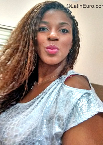 Date this delightful Brazil girl Luci from Mongagua BR9143