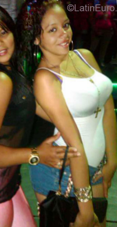 Date this lovely Dominican Republic girl Amarfy from Bonao DO20726