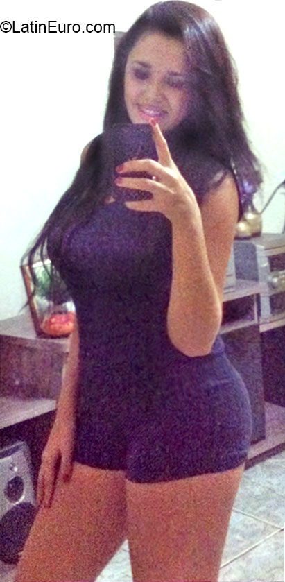 Date this nice looking Brazil girl Maria from Araras BR9148