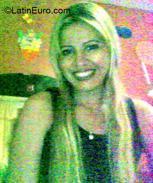 Date this sultry Venezuela girl Grecia from Falcon VE356