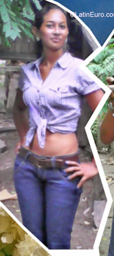 Date this happy Honduras girl Marian from La Ceiba HN1395