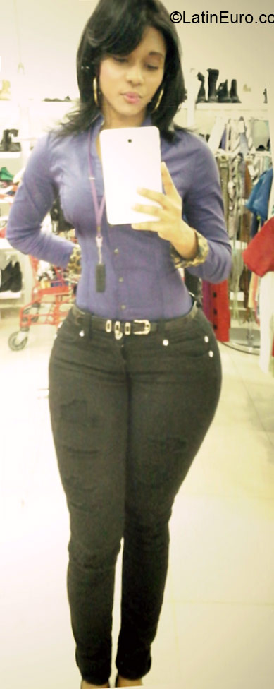 Date this delightful Dominican Republic girl Eliza from Santiago DO20991