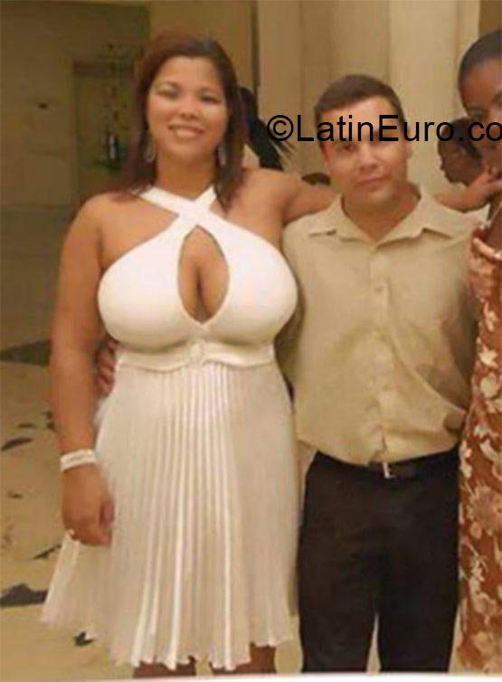 Date this stunning Brazil girl Lisa from Salvador BR9177