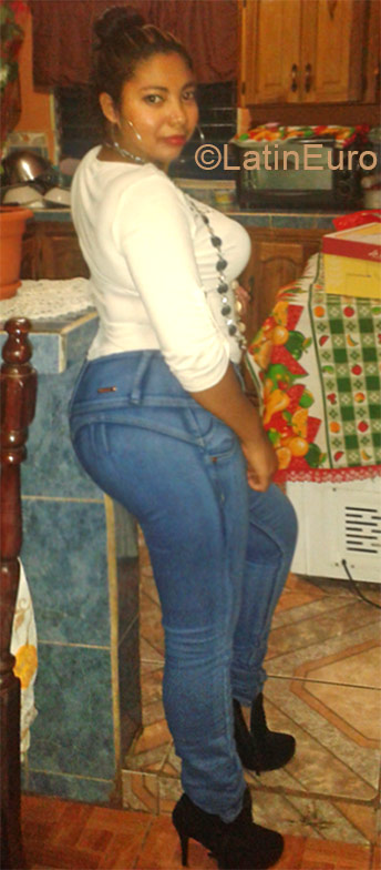 Date this beautiful Honduras girl Diano from La Ceiba HN1411
