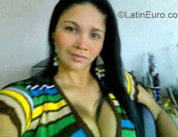 Date this tall Colombia girl Isa from Bogota CO16822
