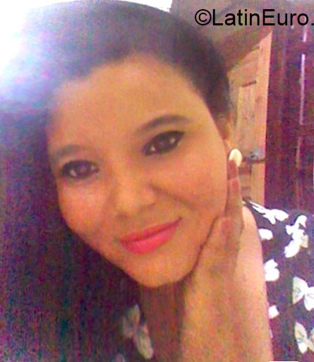 Date this georgeous Honduras girl Meliza from Tegucigalpa HN1550