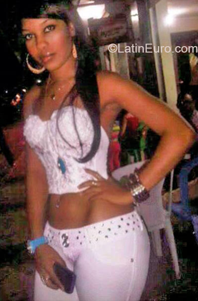 Date this hard body Dominican Republic girl Anyela from Barahona DO21179
