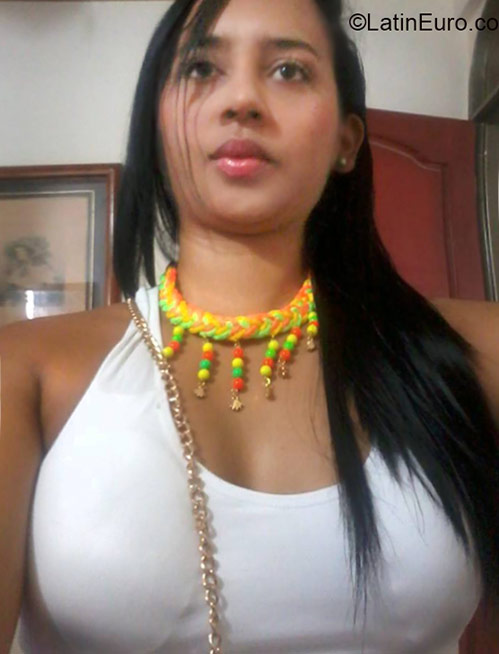 Date this lovely Colombia girl Wendy from Neiva CO16889