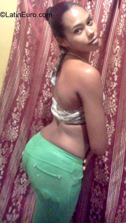 Date this athletic Dominican Republic girl Nasly from San francisco de macoris DO21293