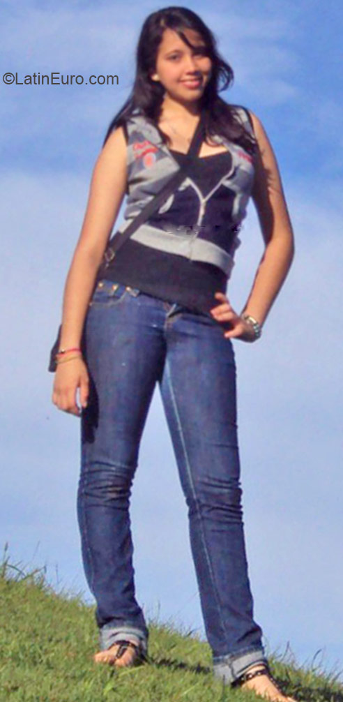 Date this tall Venezuela girl Ashly from Maracay VE401