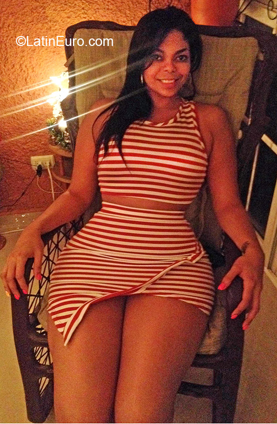 Date this attractive Dominican Republic girl Pamela from Santiago DO21402