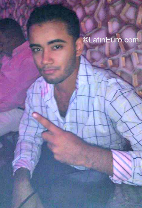Date this hot Dominican Republic man Daniel del vill from Azua DO21416