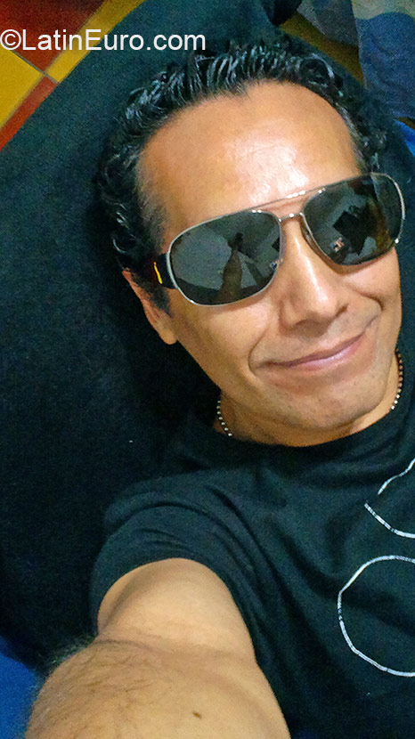 Date this fun Mexico man Saul from Morelia MX1371