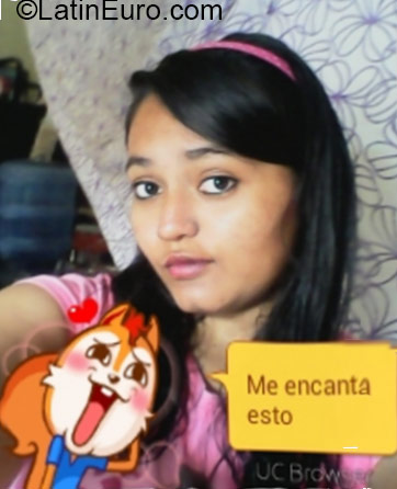 Date this attractive Honduras girl Astrid from Tegucigalpa HN1462