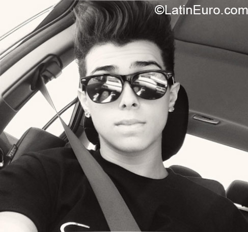 Date this funny Colombia man Andres from Cali CO17052