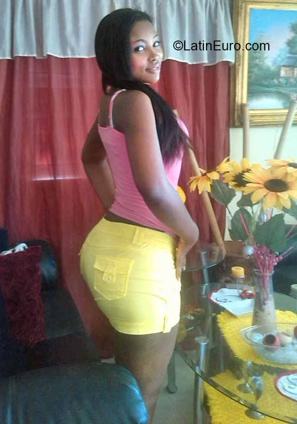 Date this cute Dominican Republic girl Maria teresa from Santo Domingo DO21549