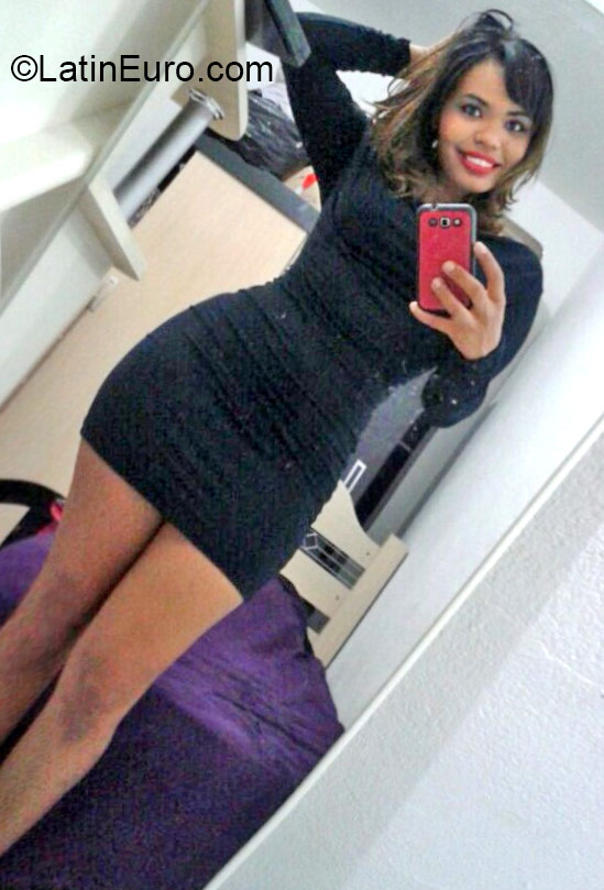 Date this sultry Brazil girl Deuseane from Sao Paulo BR9260