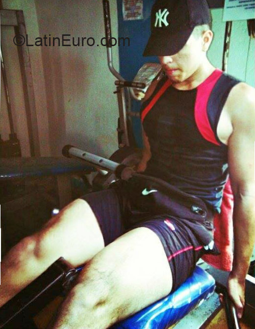 Date this voluptuous Colombia man Tico from Cali CO17076